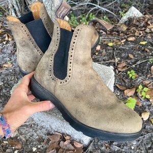 Blundstone high top Chelsea boot